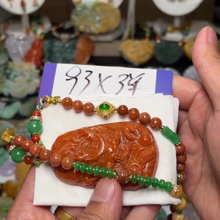 翡翠颈饰未镶嵌野****吊坠