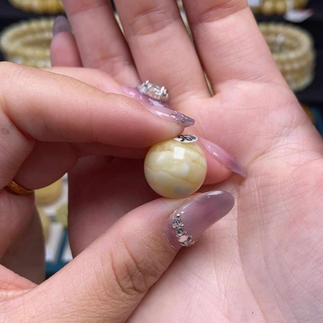 繁***业蜜蜡未镶嵌珠宝奇石