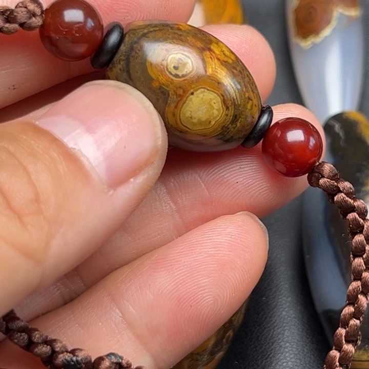 秦***盛玛瑙未镶嵌手饰珠