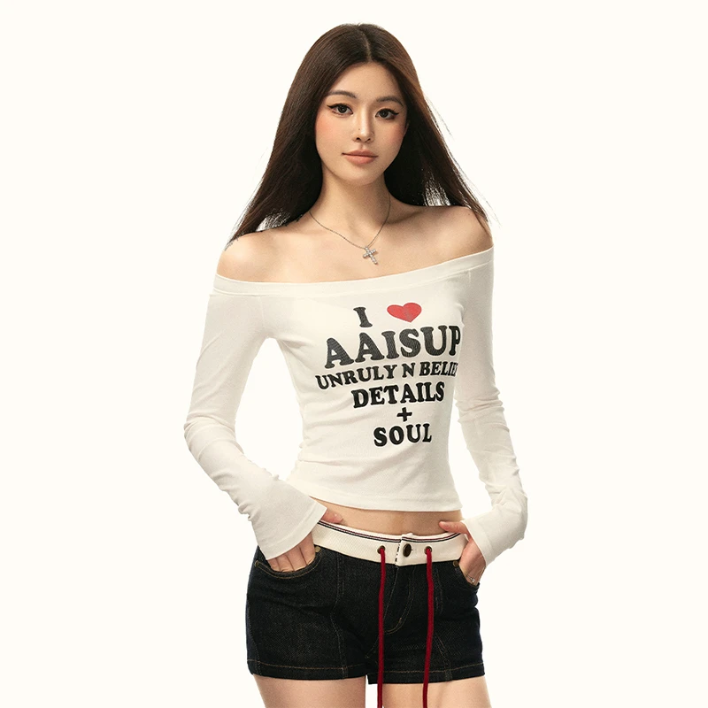 Aaisup白色一字露肩长袖T恤女春秋2025新款爱心字母印花修身上衣