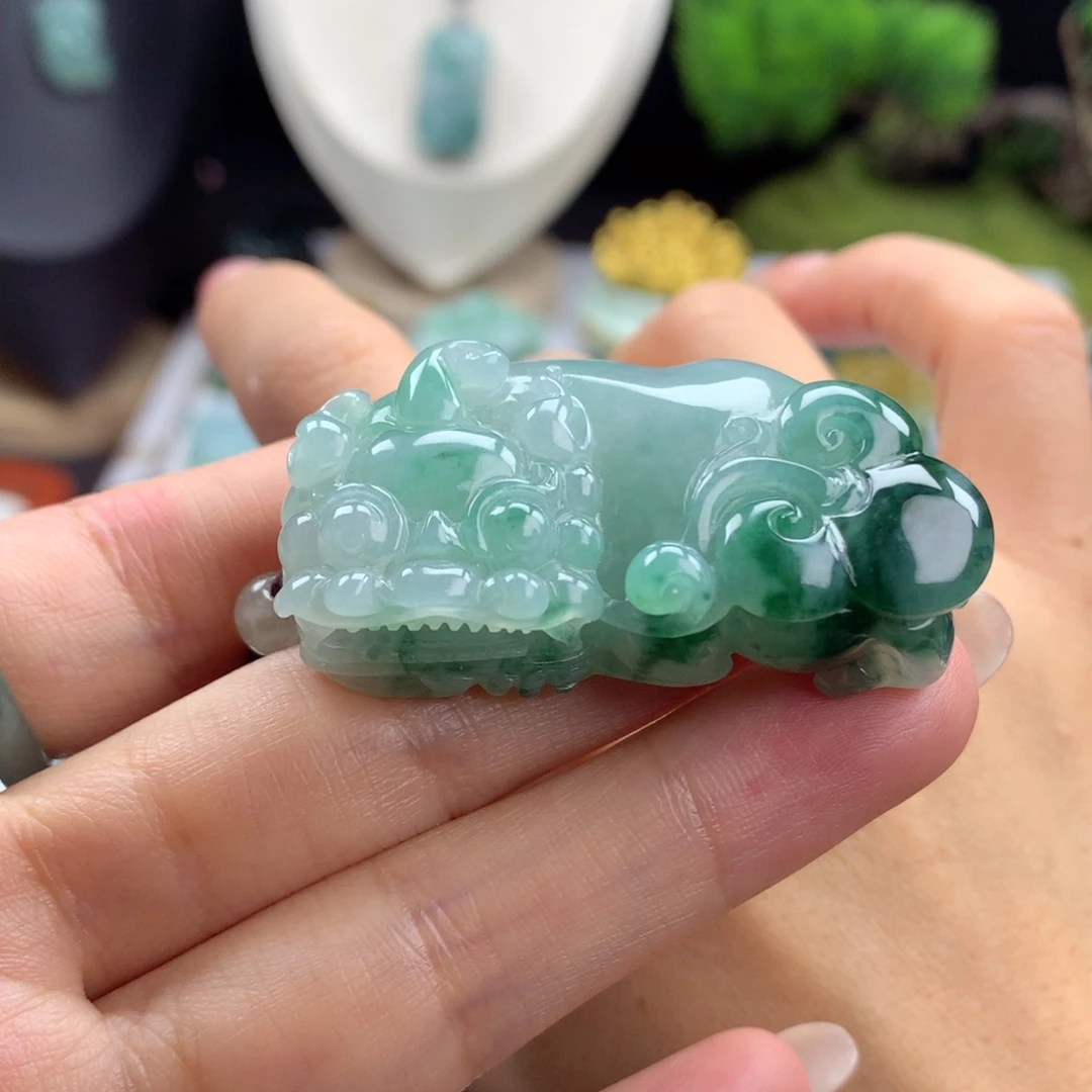翡翠未镶嵌颈饰A2 阴阳眼霸王貔貅
