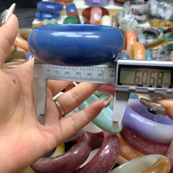 未镶嵌手镯石英质玉