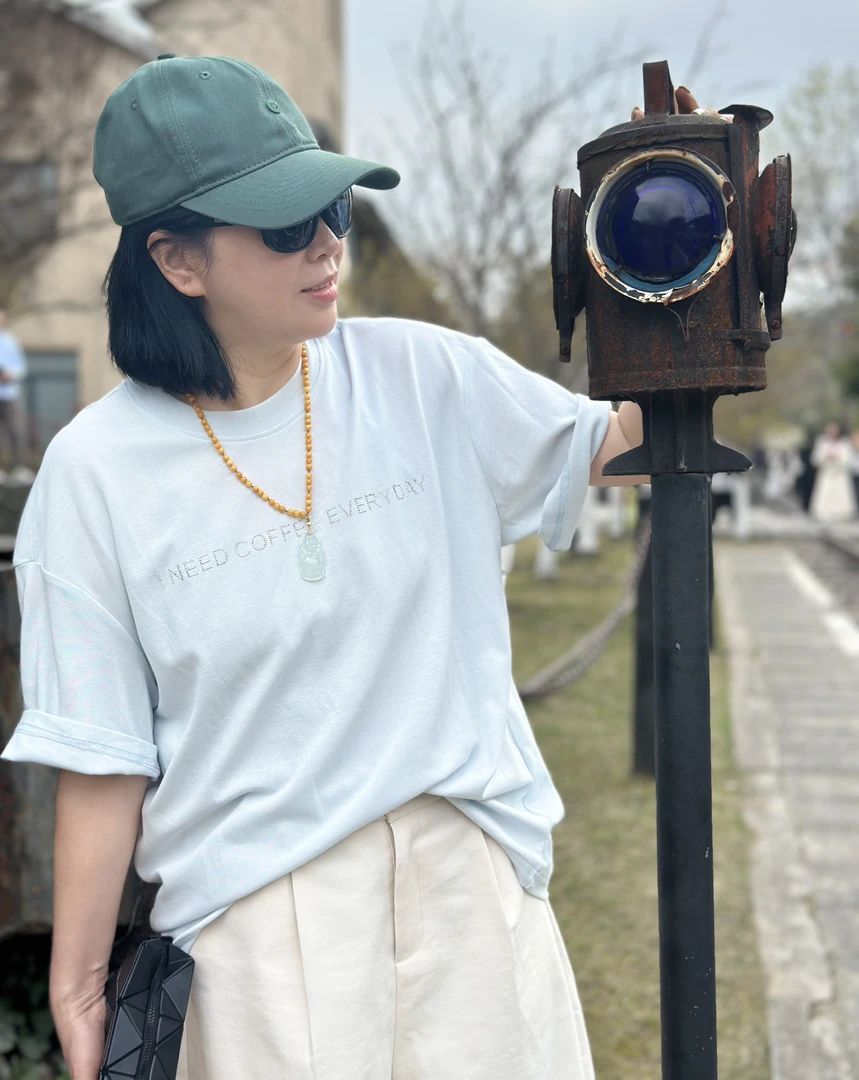 烫钻字母短袖T恤女春夏新款宽松时尚显瘦舒适百搭体恤上衣22015