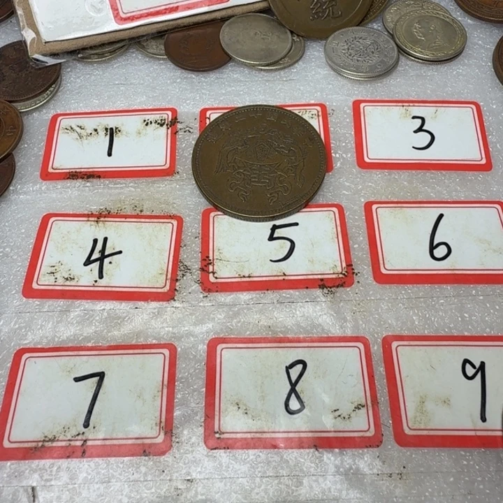 木***林上1个铜币工艺品摆件