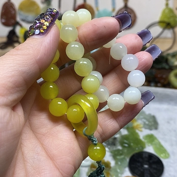 蛇纹石玉手持未镶嵌