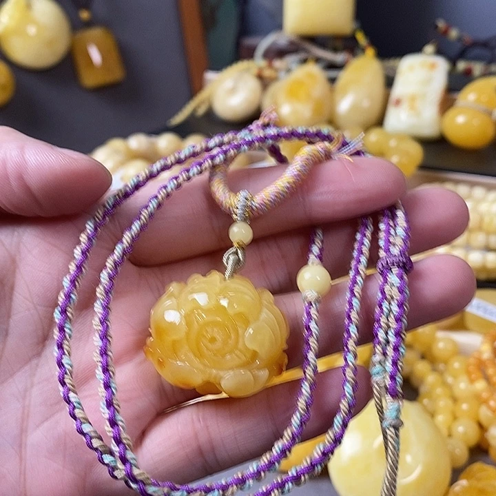 琥珀未镶嵌裸石牡丹花