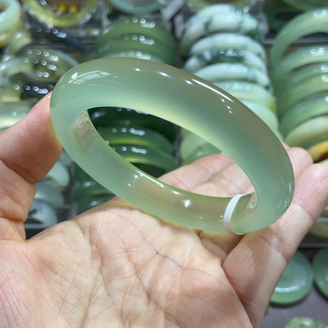 未镶嵌岫玉手镯60