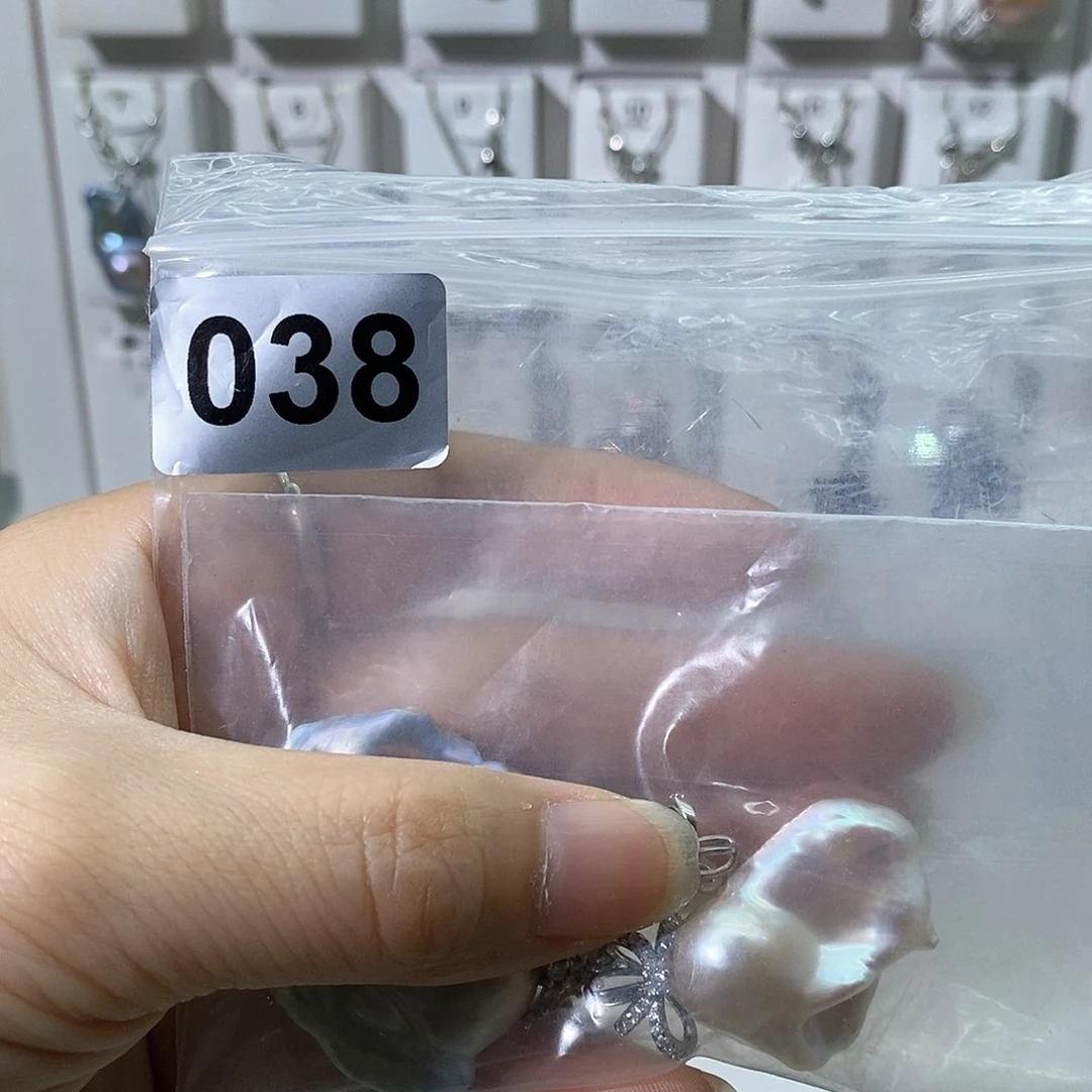 淡水珍珠合金颈饰晓*