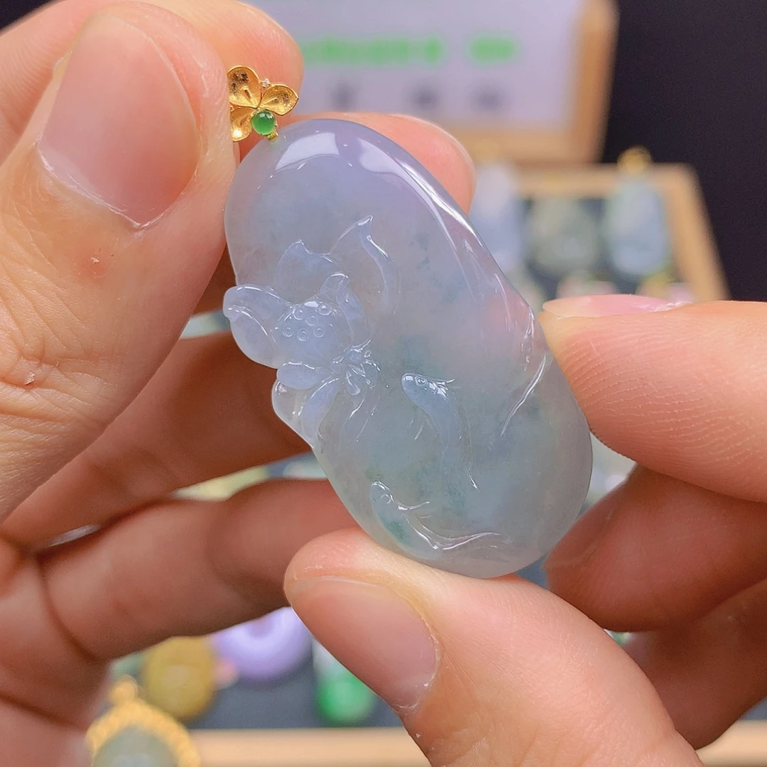 翡翠18K金镶嵌颈饰翡翠