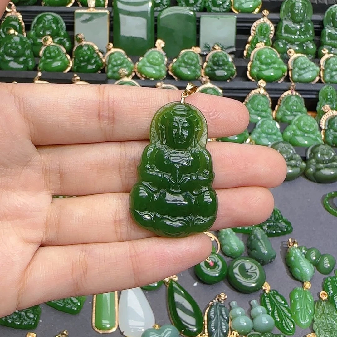 颈饰18K金镶嵌和田玉（碧玉）