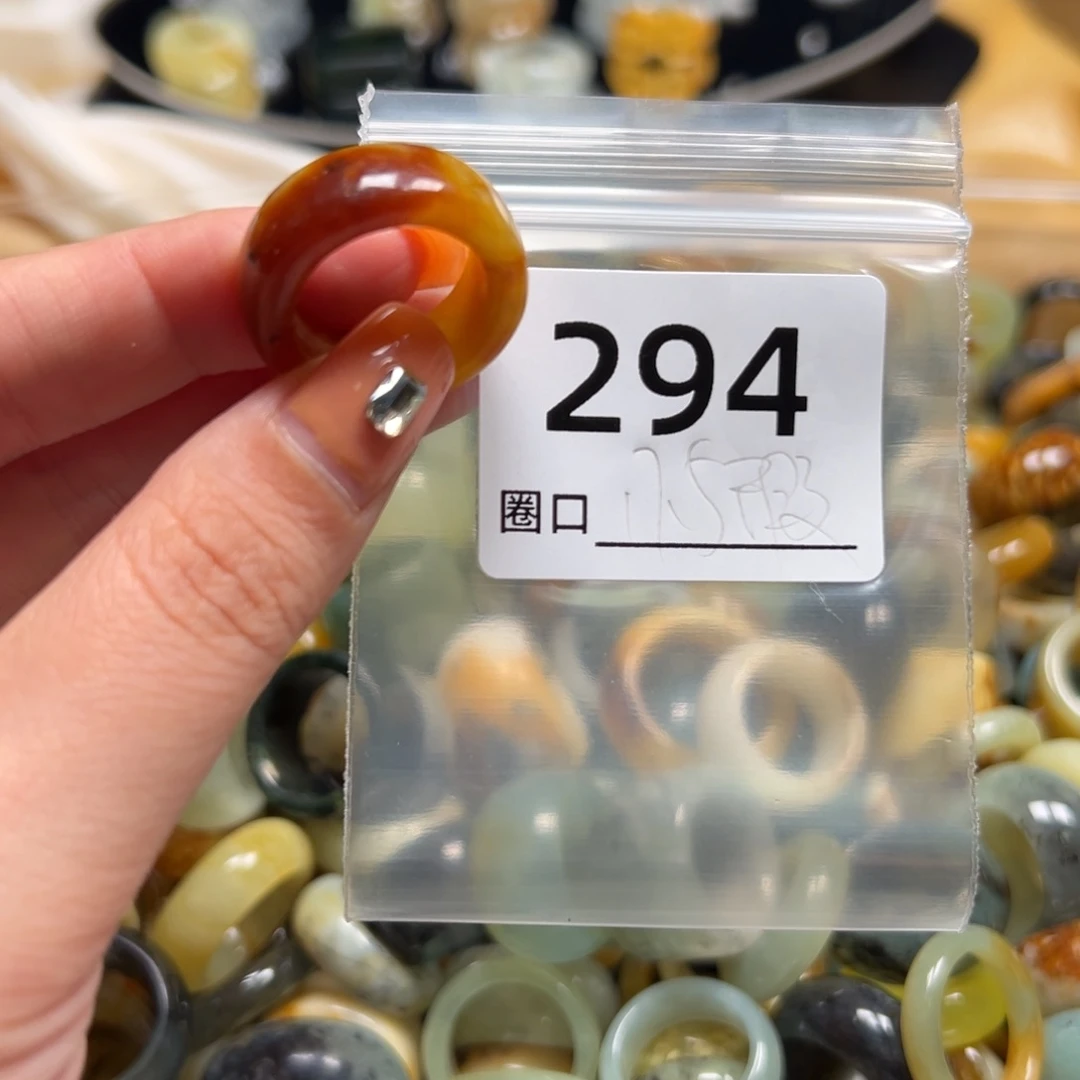 帽***哥蛇纹石玉未镶嵌戒指