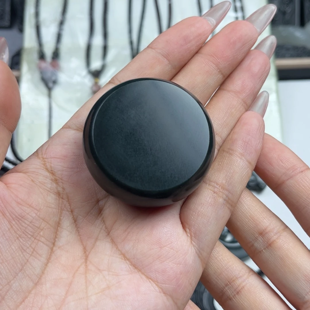 和田玉（青玉）未镶嵌颈饰小*车