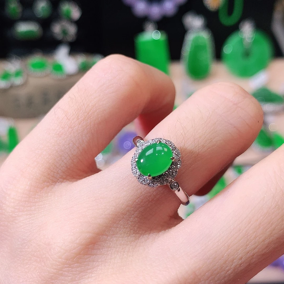 翡翠戒指18K金镶嵌