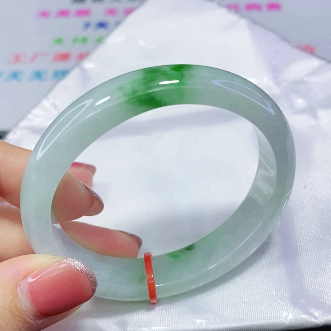 未镶嵌手镯（贵妃镯）翡翠54.6圈