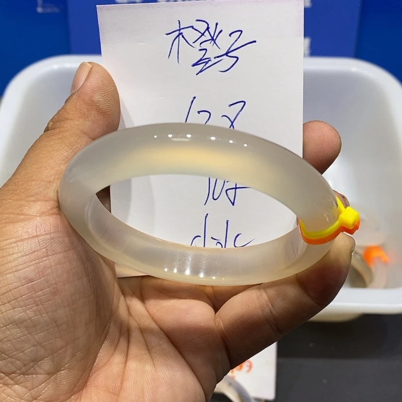 【闪购商品】手镯玛瑙/玉髓未镶嵌是***?