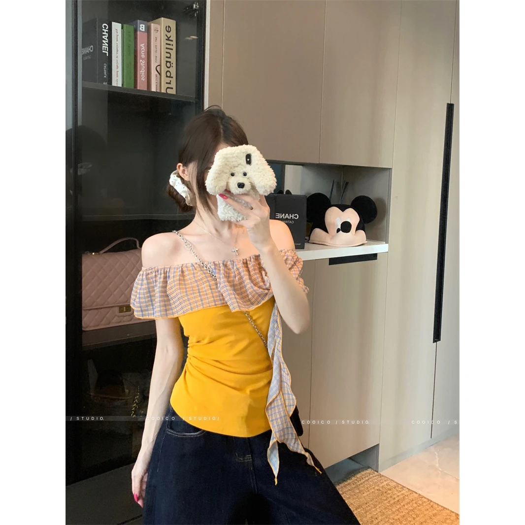 纯欲风别致一字肩格子撞色短袖T恤女夏季新款收腰显瘦独特小上衣