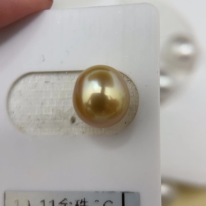 颈饰未镶嵌海水珍珠10-11mm金珠 极强光