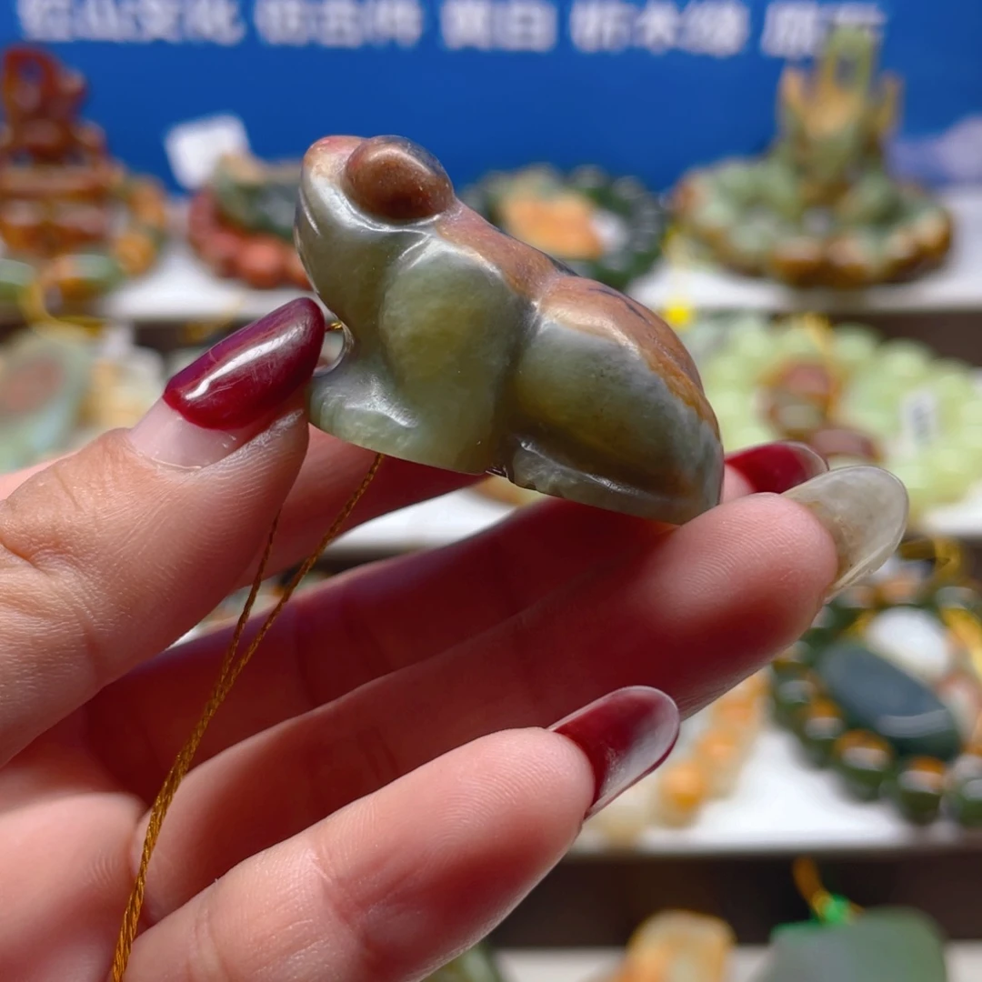 透闪石质玉未镶嵌把件