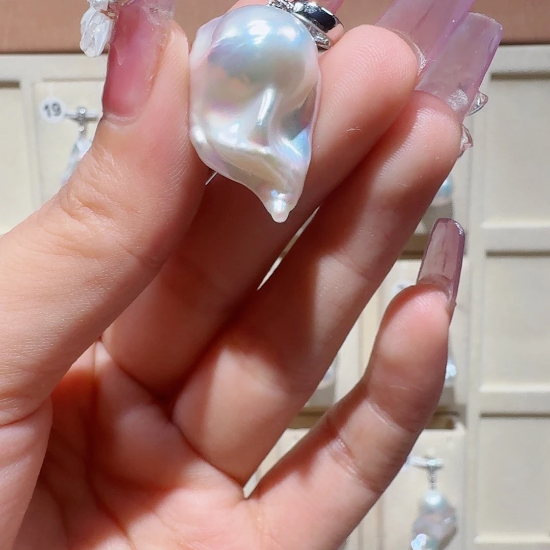 美****颈饰合金淡水珍珠