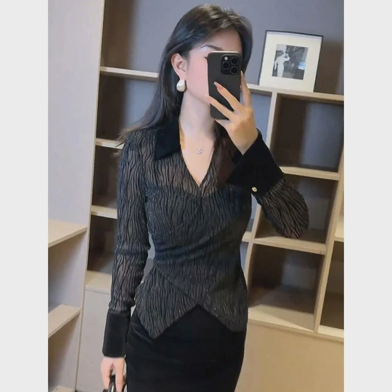 早秋小众穿搭衬衫2024新款女秋季设计感褶皱收腰法式独特小上衣服