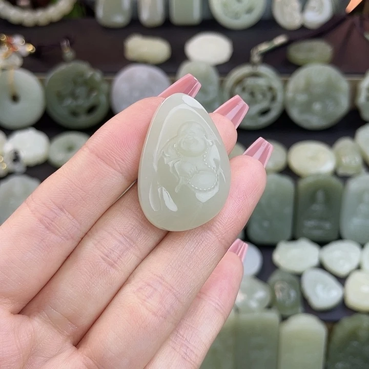 和田玉未镶嵌颈饰