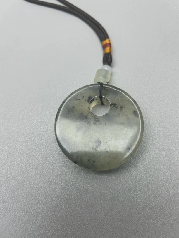 天然岫玉水墨手把件