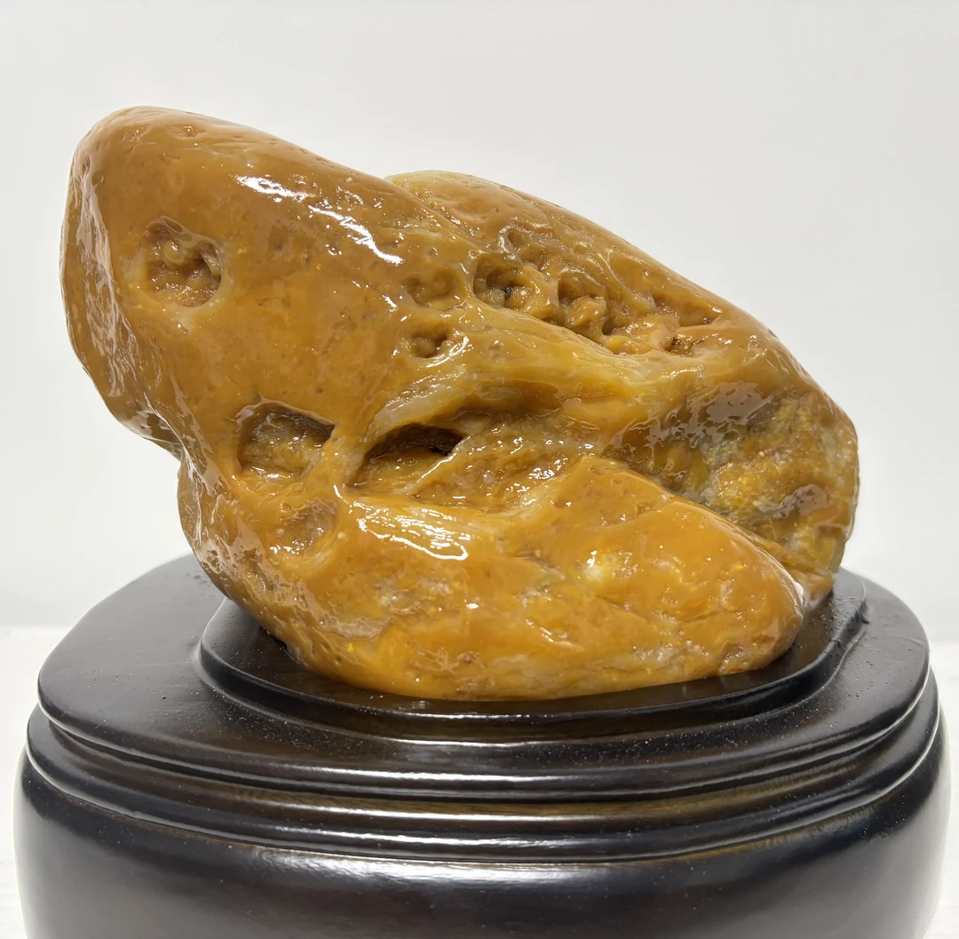 金龟驼宝广西纯天然黄蜡原石寓意财富与好运