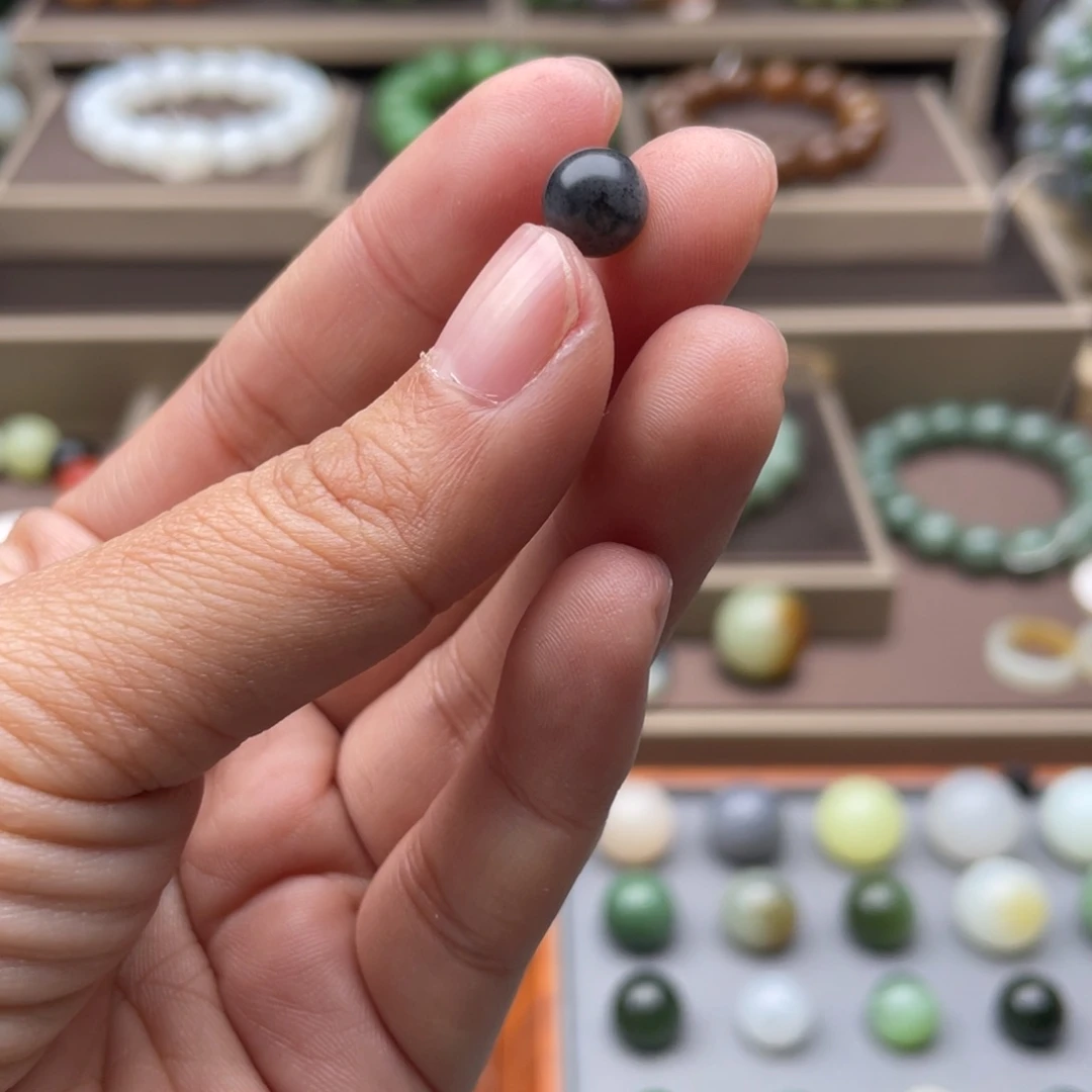 默***途和田玉未镶嵌手链