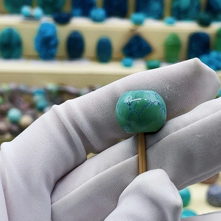 绿松石未镶嵌挂件