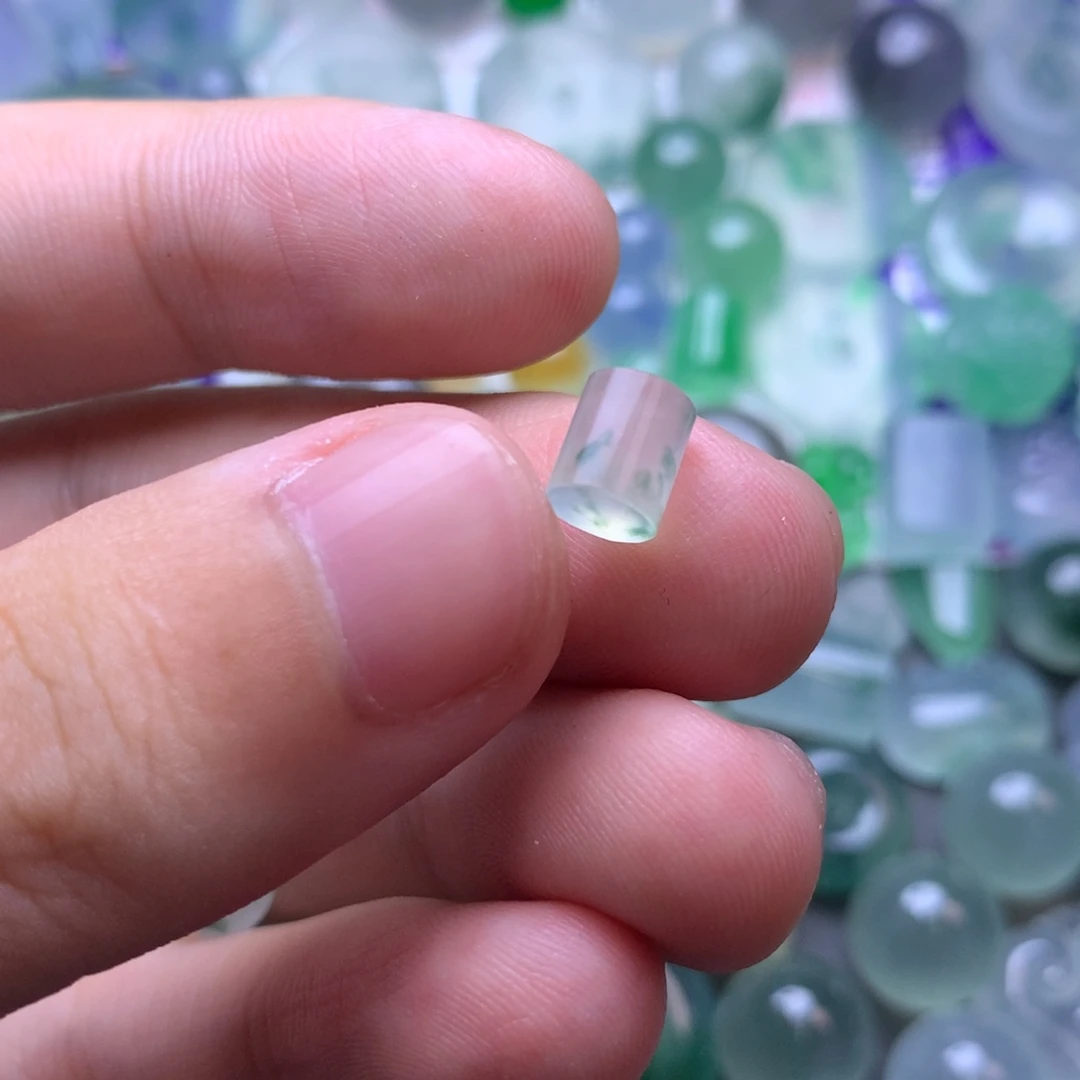 定制翡翠未镶嵌挂件