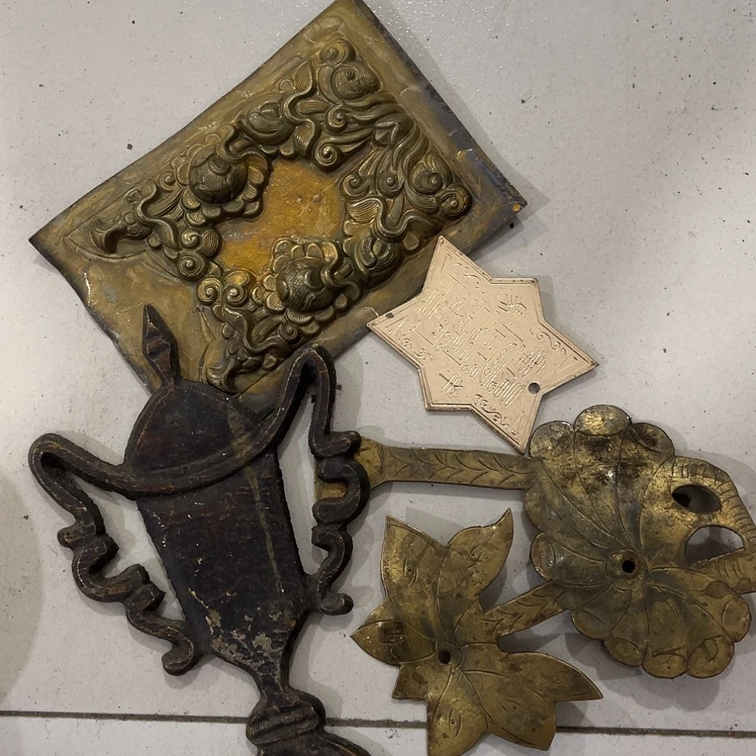 孙***举闪电购铜摆件工艺品