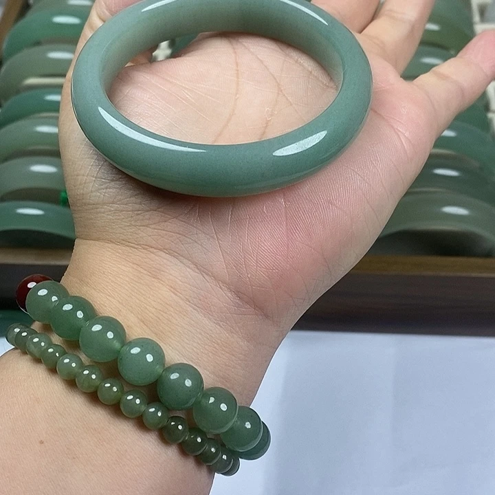 石英质玉未镶嵌手镯