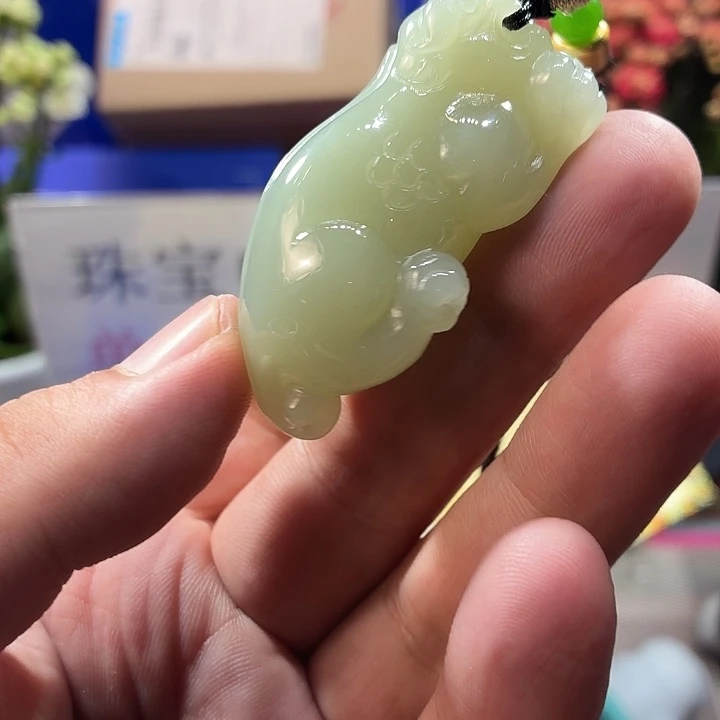颈饰未镶嵌和田玉（糖玉）