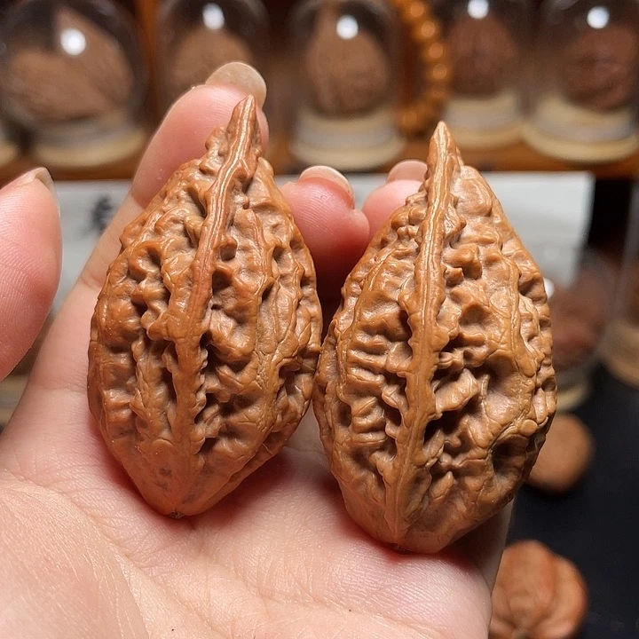 文玩核桃把件蜥蜴纹
