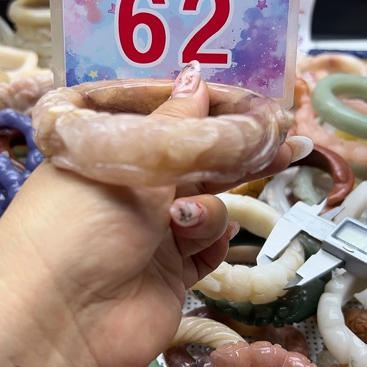 未镶嵌手镯石英岩玉