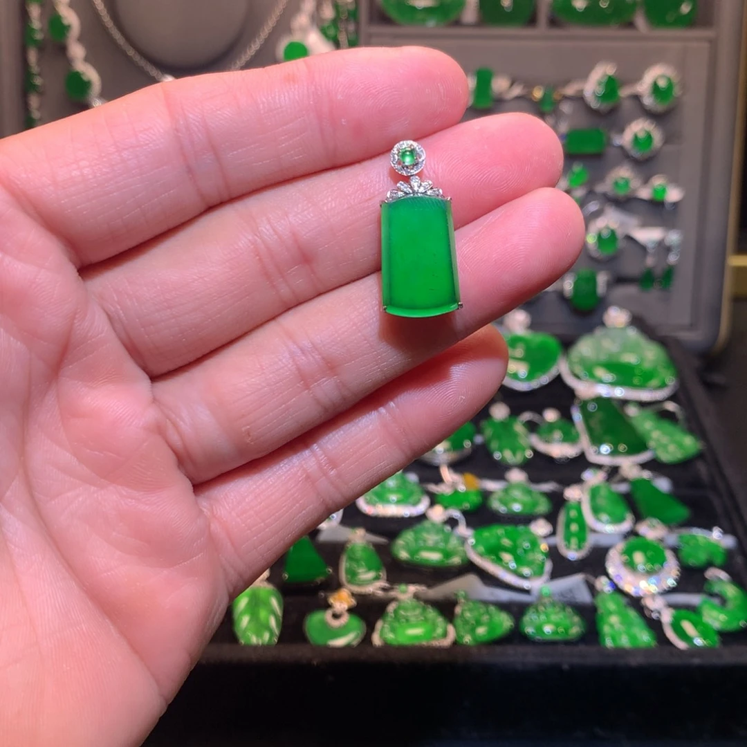 翡翠吊坠(不含链)18K金镶嵌天然翡翠