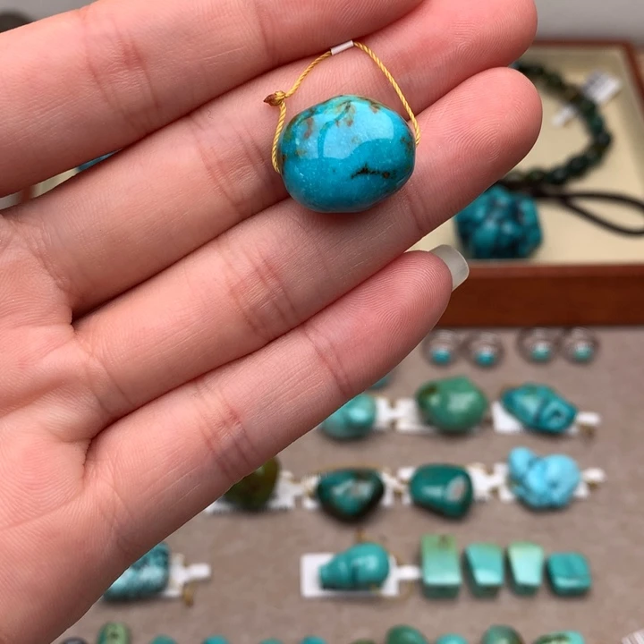 绿松石未镶嵌珠宝奇石