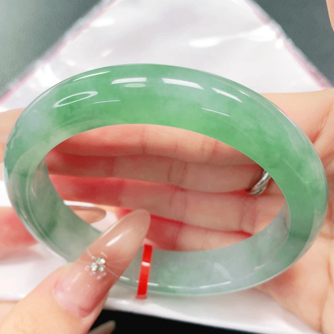 未镶嵌手镯翡翠58。