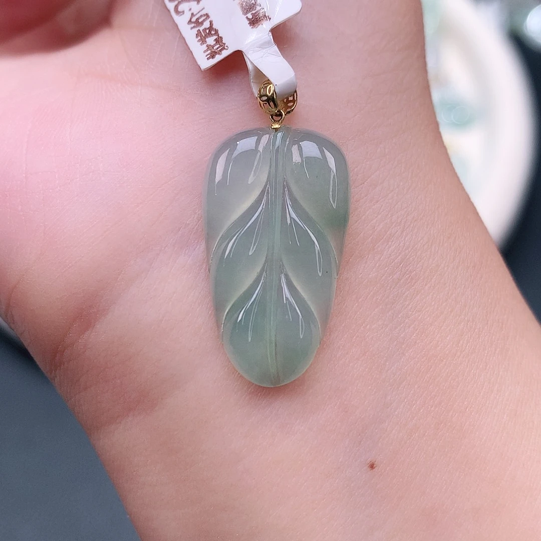 颈饰18K金镶嵌翡翠叶子