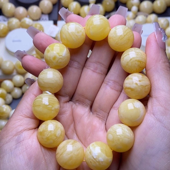 未镶嵌琥珀裸石2