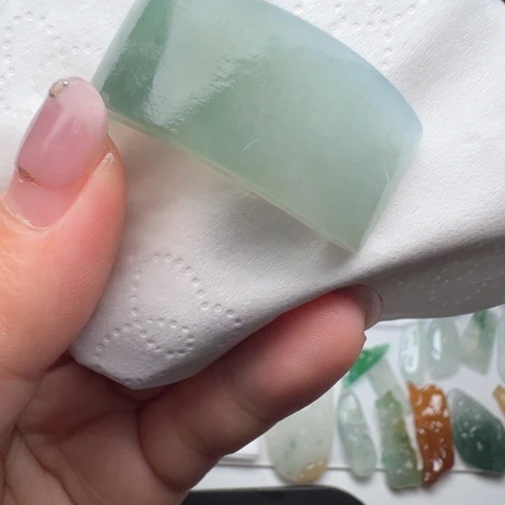 未镶嵌定制翡翠包抛光