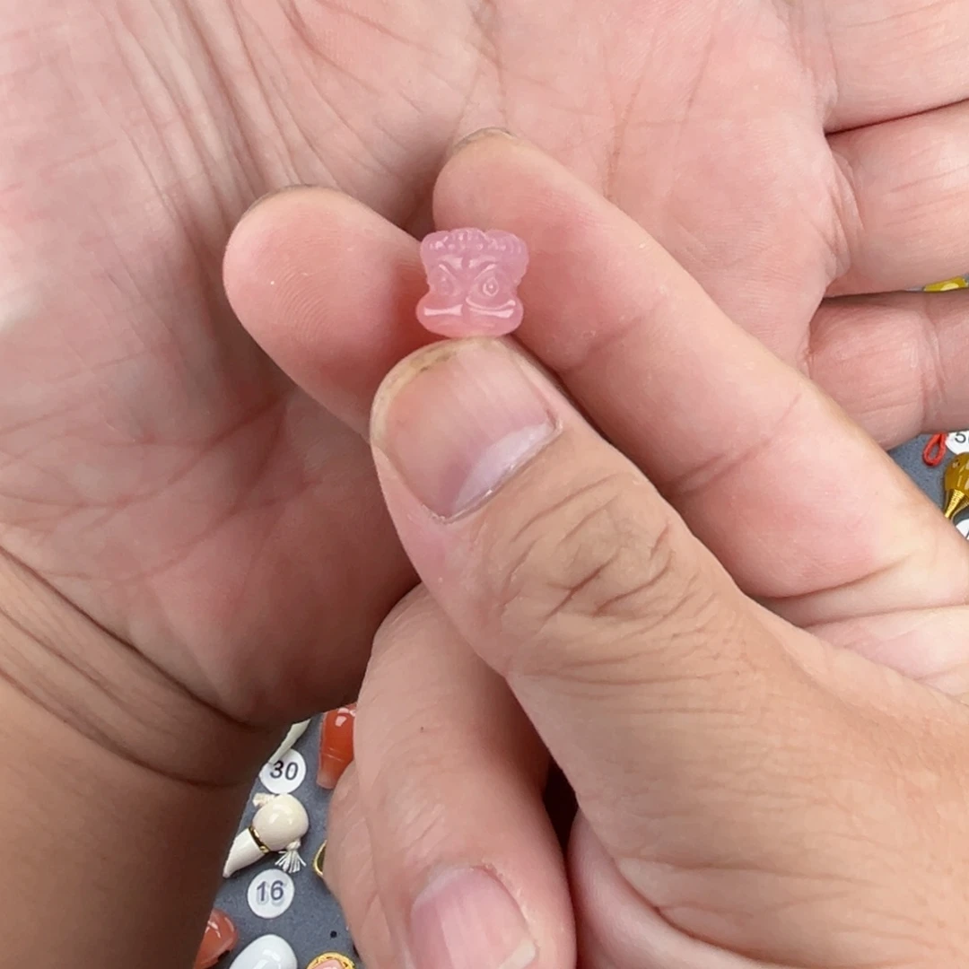 玛瑙/玉髓饰品未镶嵌张**?