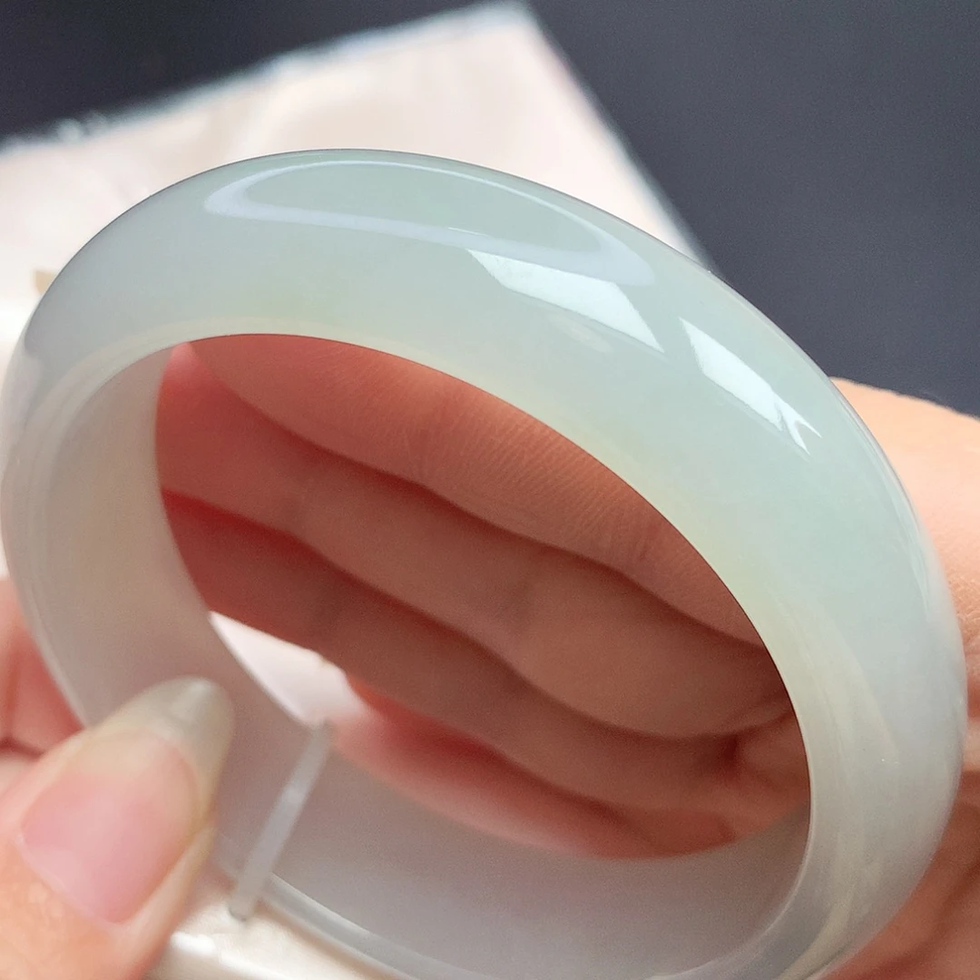 翡翠手镯未镶嵌58圈口