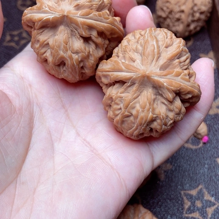 A***生把件文玩核桃红锦鲤