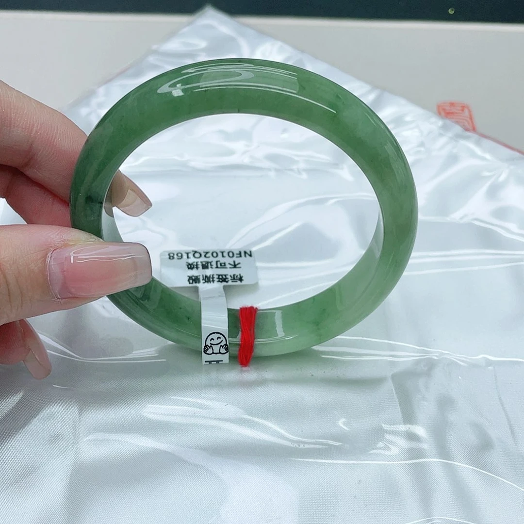 翡翠手镯未镶嵌正58