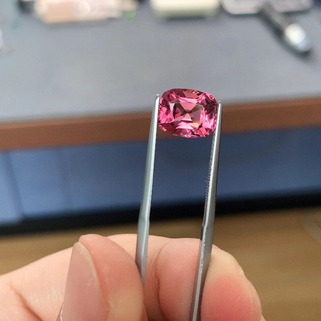 碧玺 3.01克拉日落色未镶嵌