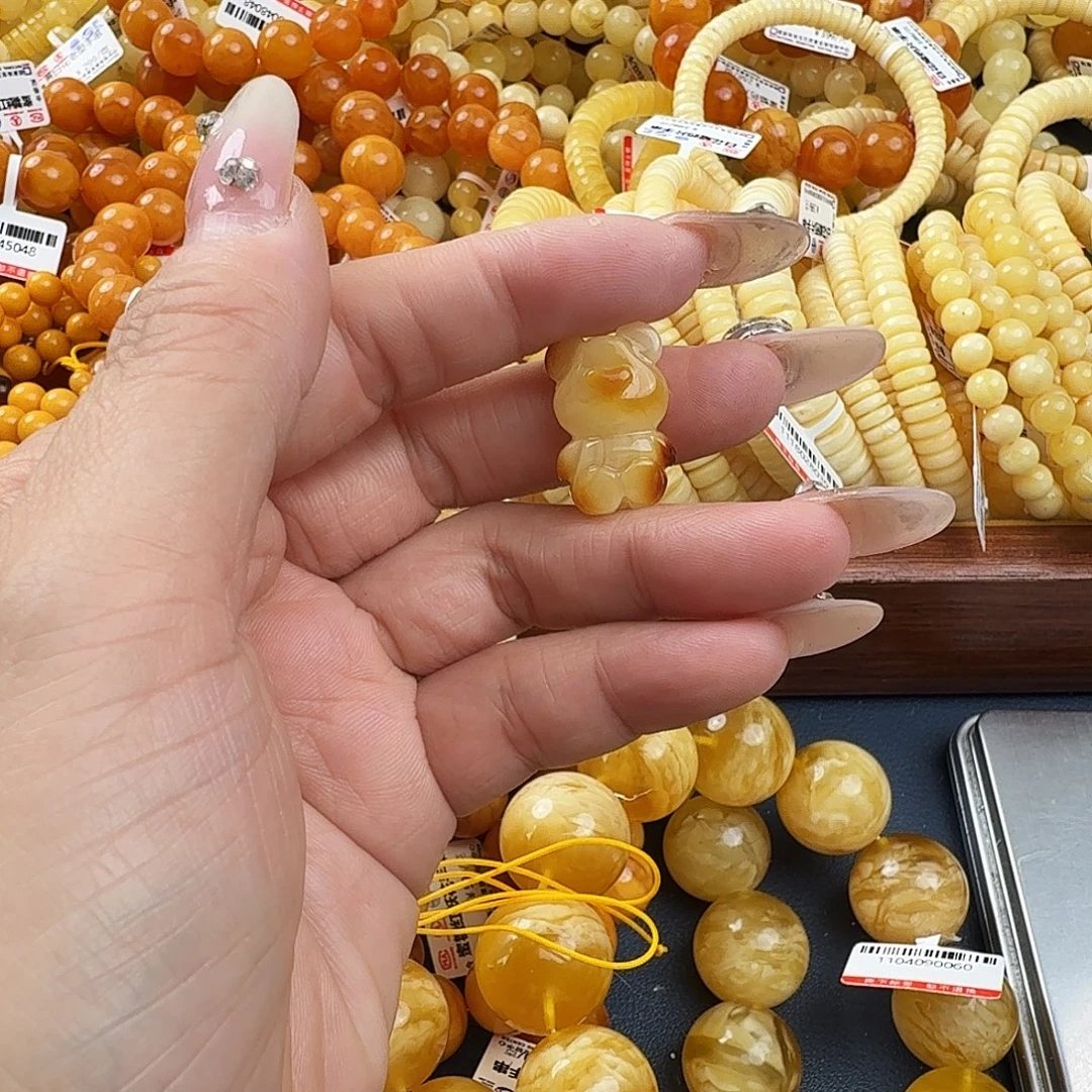 琥珀未镶嵌珠宝奇石