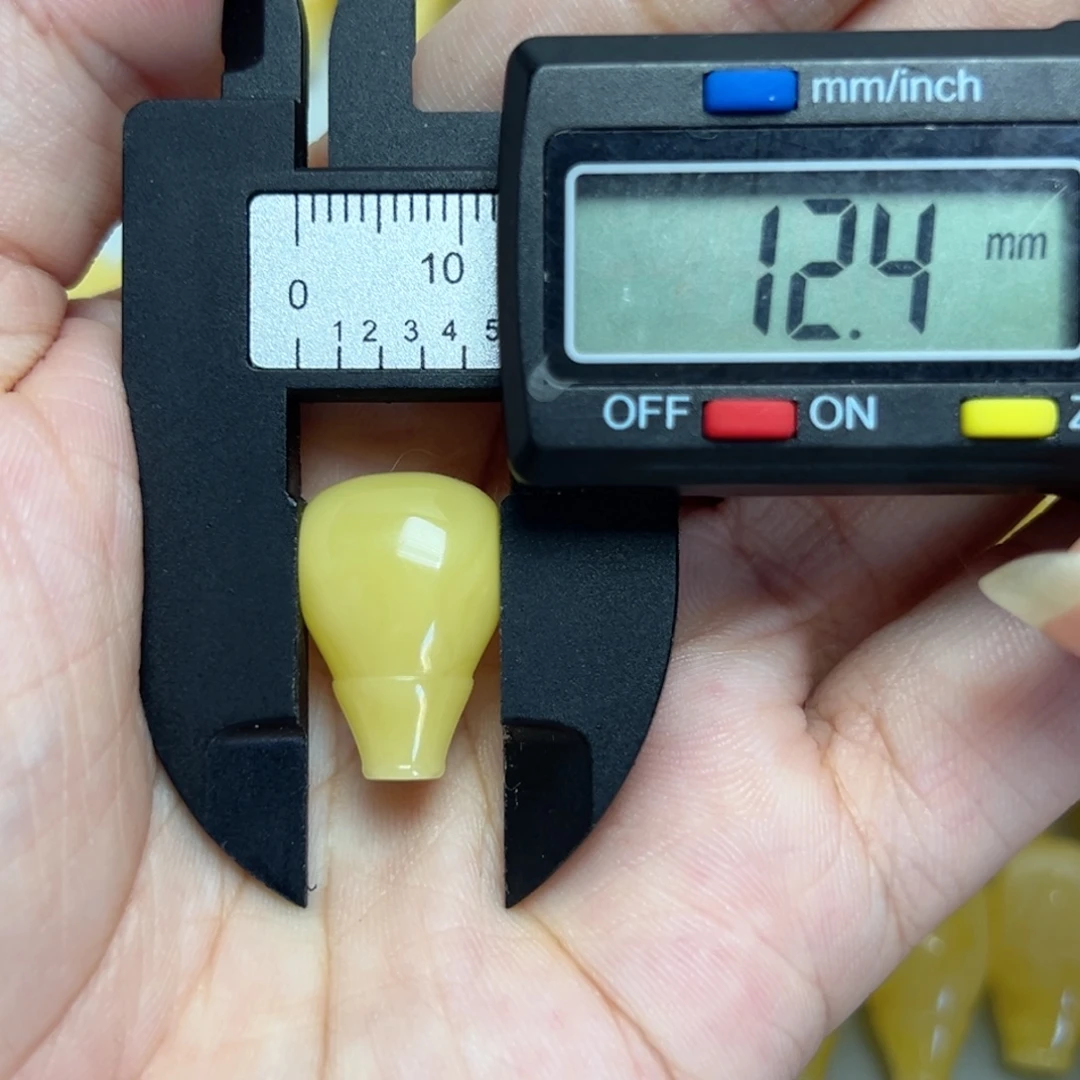 用***7琥珀未镶嵌裸石三通