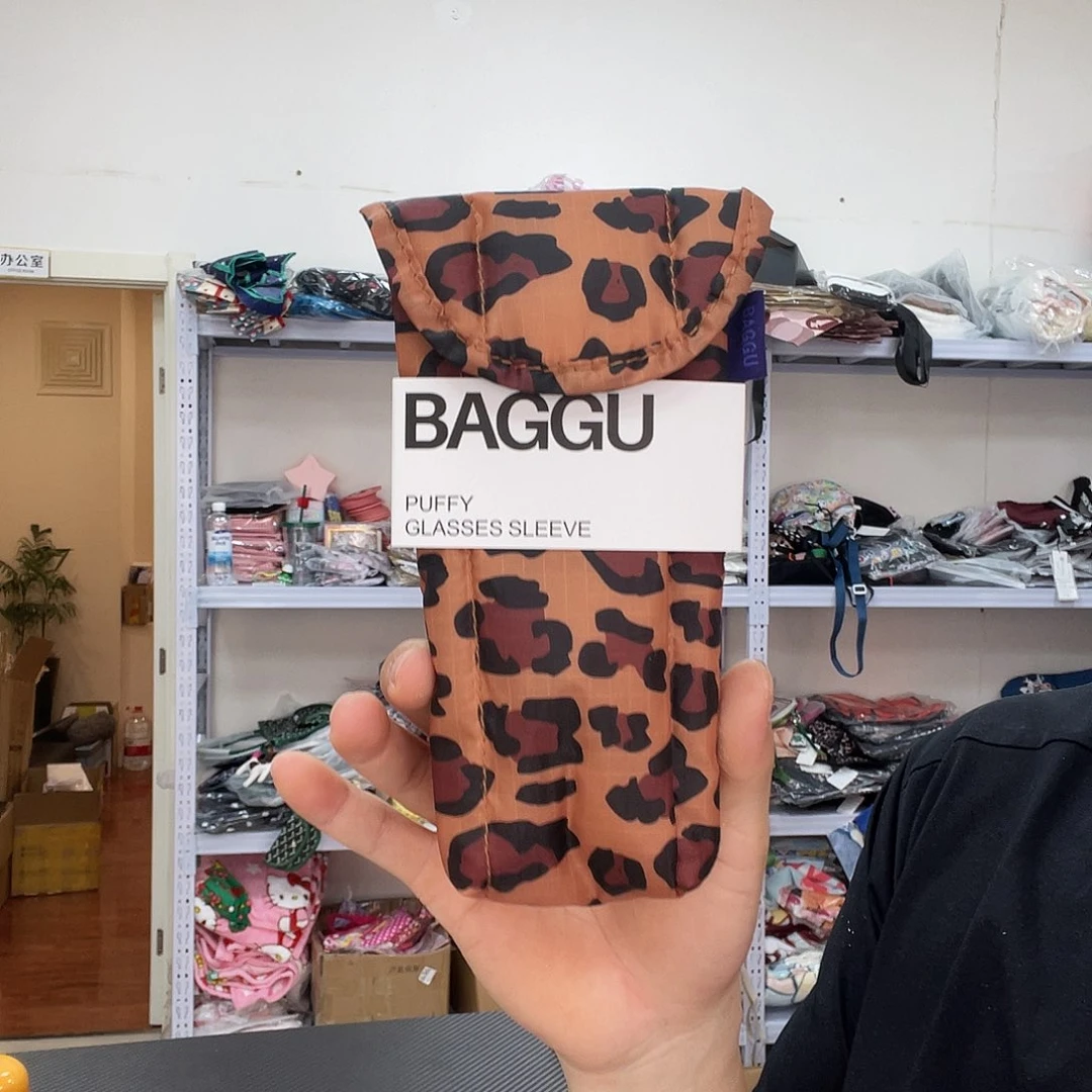 PU化妆包等各种产品和