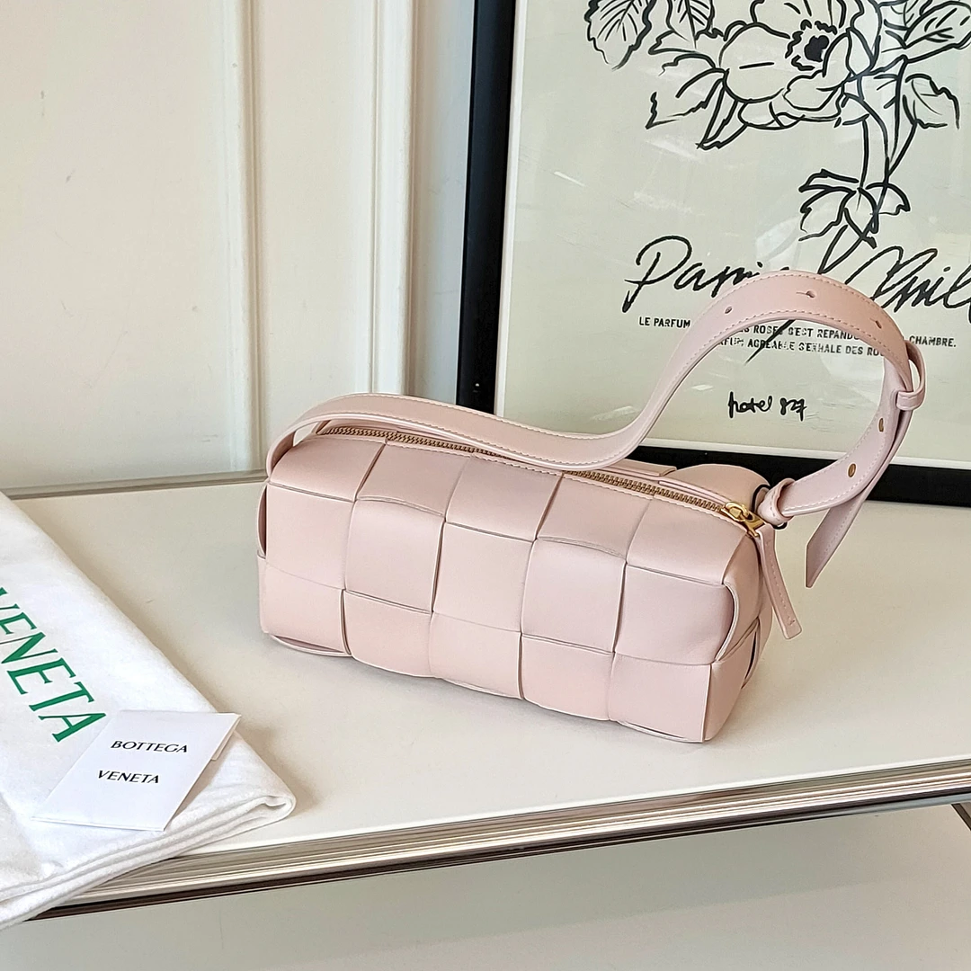95新 BOTTEGA VENETA/葆蝶家 Brick casstte十格编织腋下包 45272